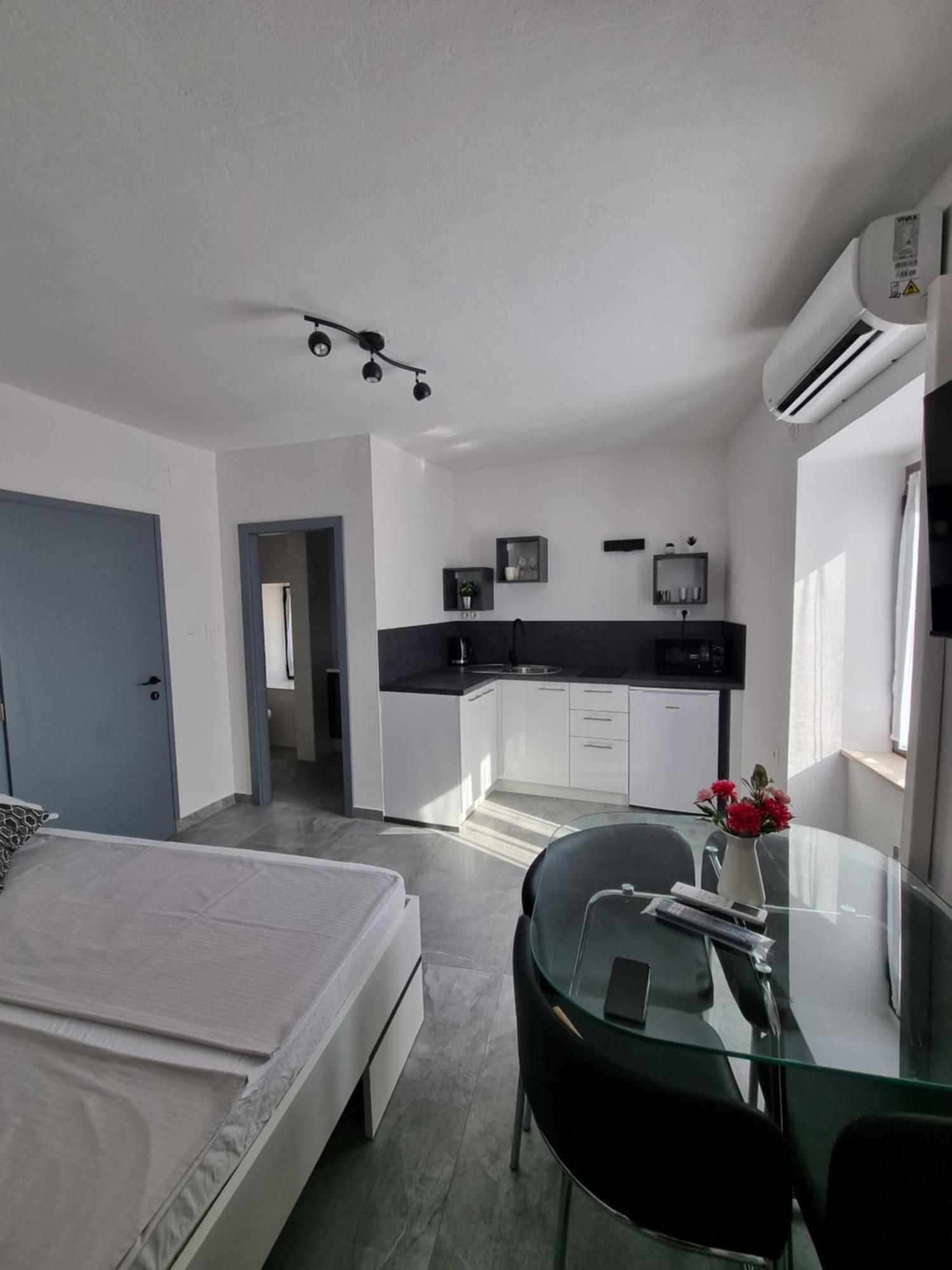 Apartments And Room Vela Senj  Zimmer foto